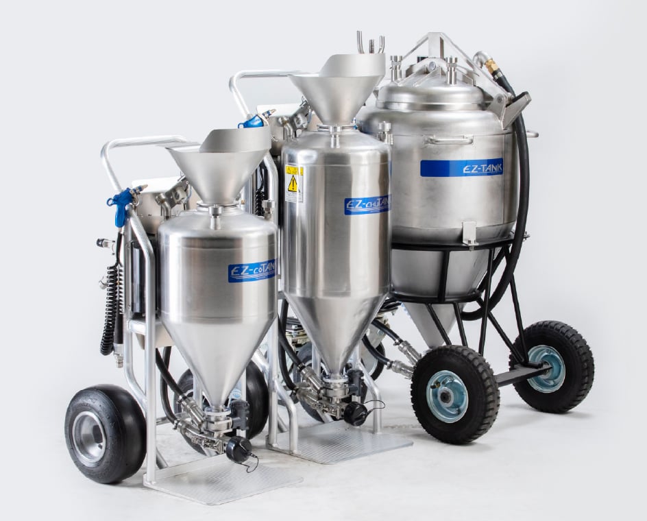 写真：吹付機 EZ-TANK series