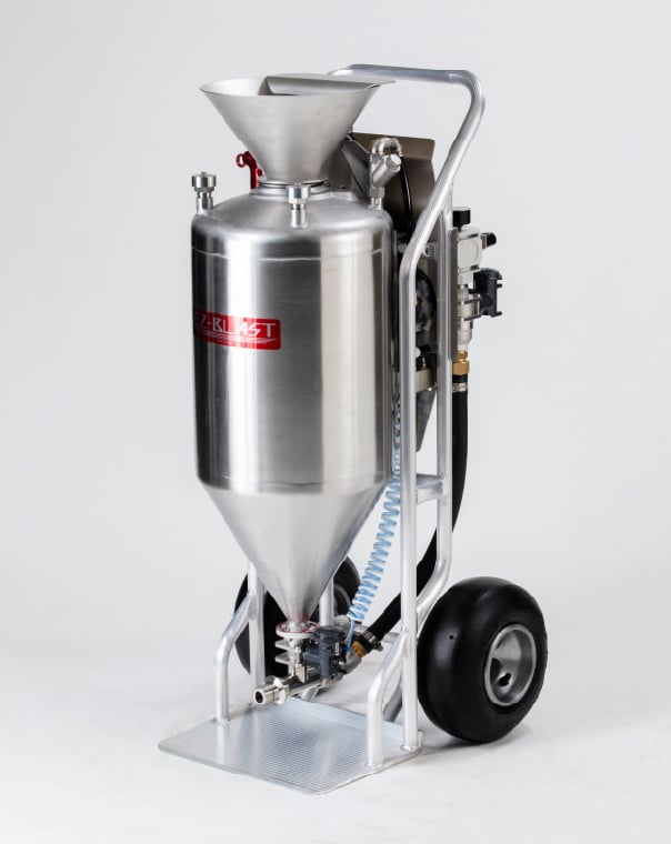 写真：サンドブラスト機 EZ-BLAST
